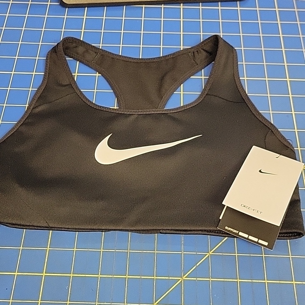 Nike Women's Black Sports Training Bra Small